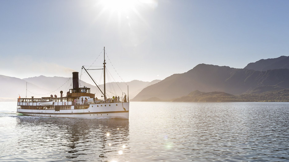 TSS EARNSLAW CRUISE lake wakatipu queenstown