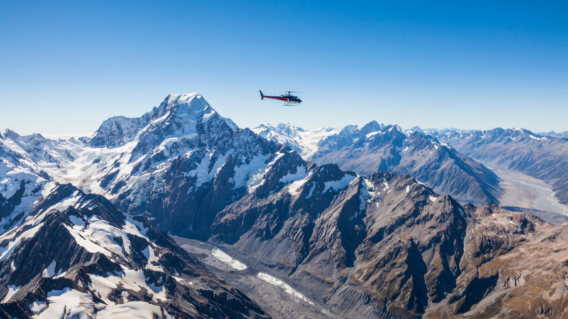 MOUNT COOK AND THE GLACIERS - 55 MIN SCENIC FLIGHT + SNOW LANDING