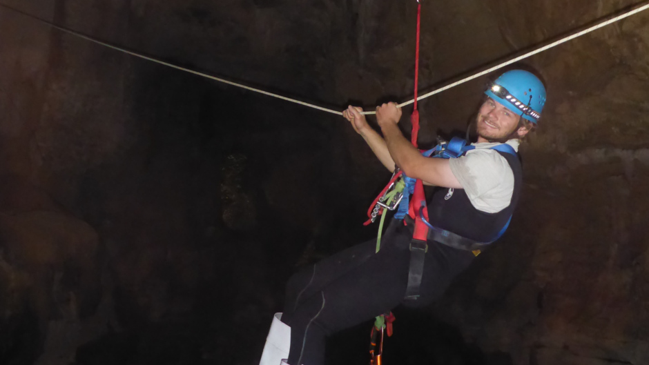 kiwi cave rafting