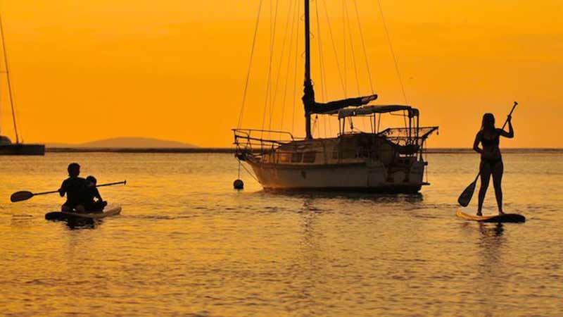 Join us on our sunset tour, explore the beautiful waters of Agnes Water and 1770, and watch the sun set over the water!