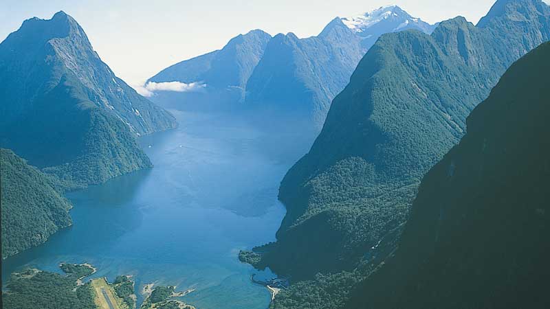 Join Southern Alps Air for this spectacular Milford Sound and Glacier Flight with Cruise. Departing from Wanaka you'll Fly further, see more!