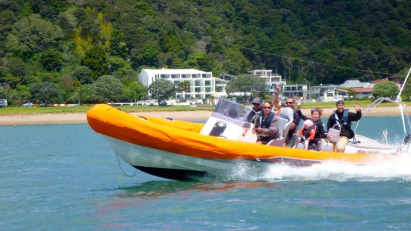 Come and discover the very best of what the stunning Bay of Islands has on offer and escape the crowds with this intimate and adventurous one hour boat tour.