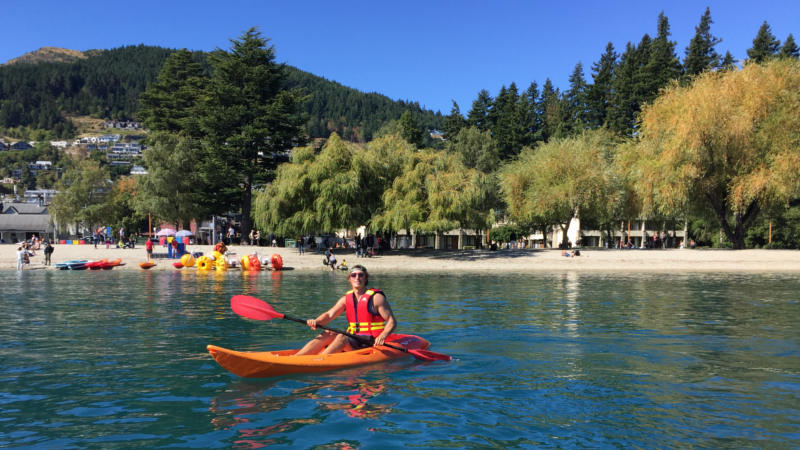 Embark on your own kayaking adventure, set your own pace along Queenstown's stunning Lake Wakatipu!