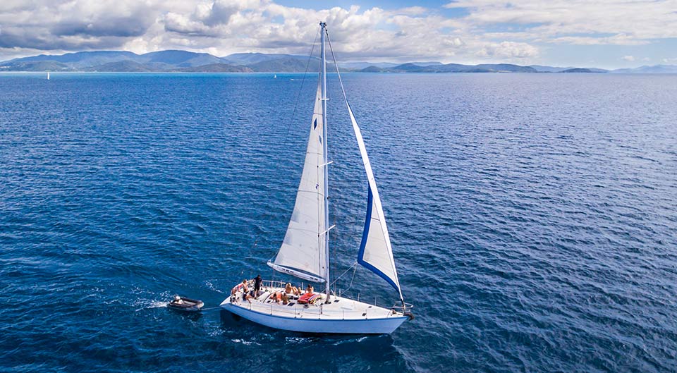 Come with Mandrake for an unforgettable small group 2 day 2 night Whitsundays sailing trip! See all the highlights including the Whitsunday Islands, Whitehaven Beach, Hill Inlet Lookout, top snorkel locations and more!