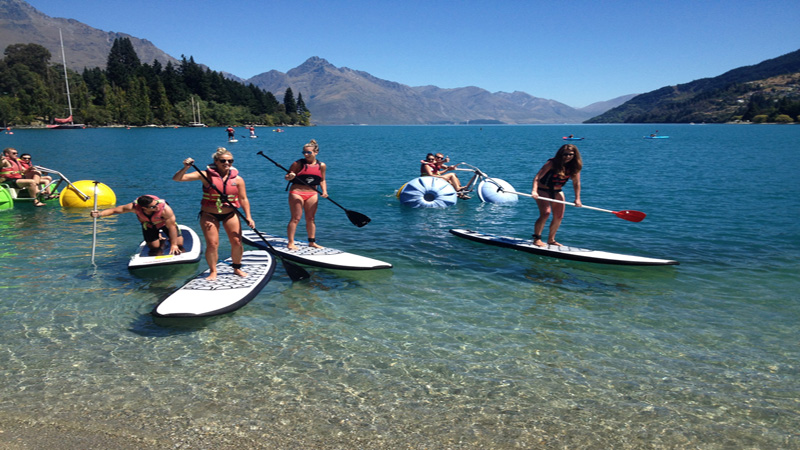 Try the paddleboarding craze for yourself with this 45 minute SUP hire experience on the stunning Lake Wakatipu...