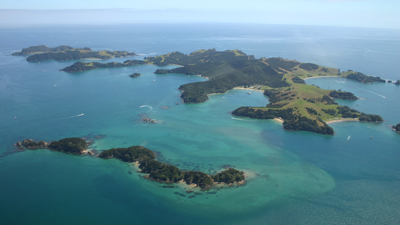 This once in a lifetime trip, with 1 nights accommodation, is the ultimate way to discover the Bay of Islands hidden gems, wildlife and remote places aboard a yacht that sails like a dream and which provides for a true and authentic sailing experience.