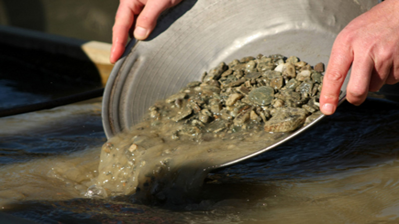 Step back in time and gain a unique insight into New Zealand's early mining history with a Freedom Tour around the Goldfields Mining Centre.