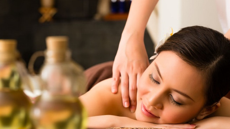 Obtain a higher state of relaxation with a lavish 65 minute full body, head & foot massage delivered by the expert therapists at Auckland's Ayurveda holistic centre.