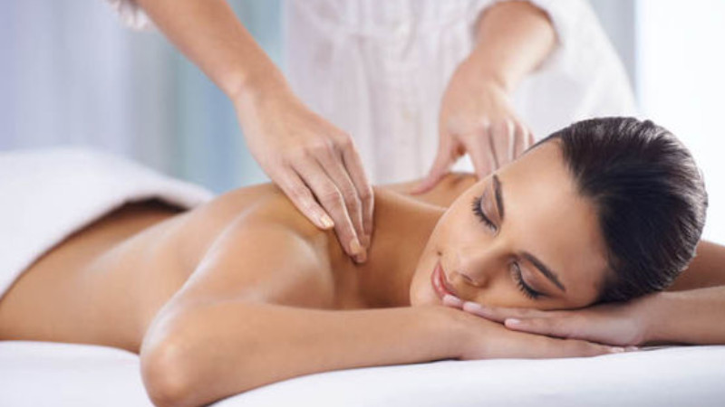 Obtain a higher state of relaxation with a lavish 65 minute full body, head & foot massage delivered by the expert therapists at Auckland's Ayurveda holistic centre.