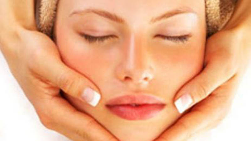 The expert beauticians at The Amore Day Spa will deliver this extra special treatment which involves deep cleansing and exfoliation using the finest Korean products and a relaxing massage to the face and upper body.