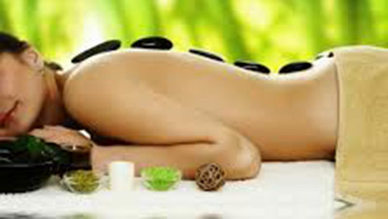 45 minutes of bliss with with this hot stone massage in central Cairns