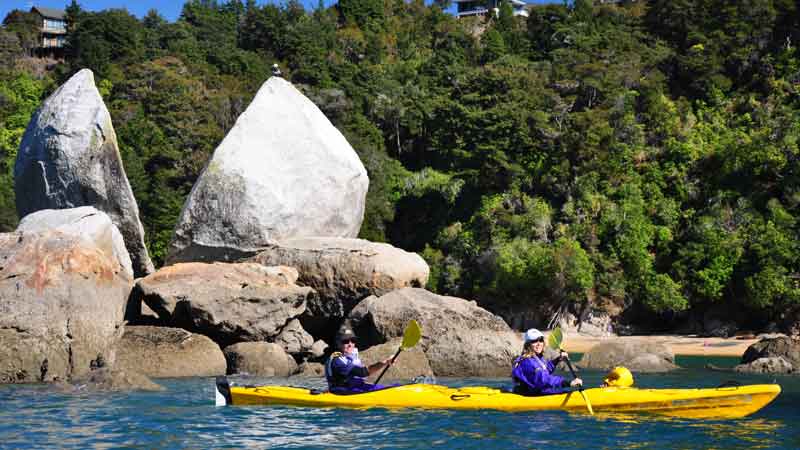Our half day tour is an ideal introduction to sea kayaking. Enjoy an easy paddle amongst the sheltered inlets and granite formations of the stunning Kaiteriteri coastline.