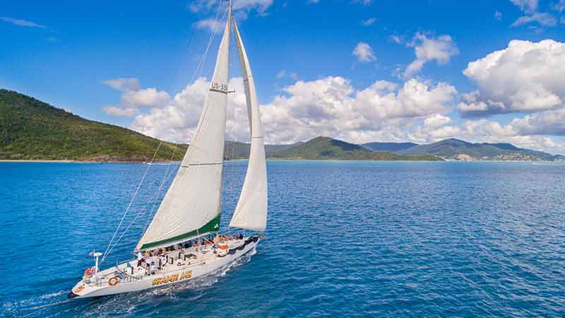 The perfect combination! 2 days, 2 night Whitsundays Sailing aboard Mandrake, coupled with a 3 day 2 night Fraser Island Tag Along Tour at a great package deal price