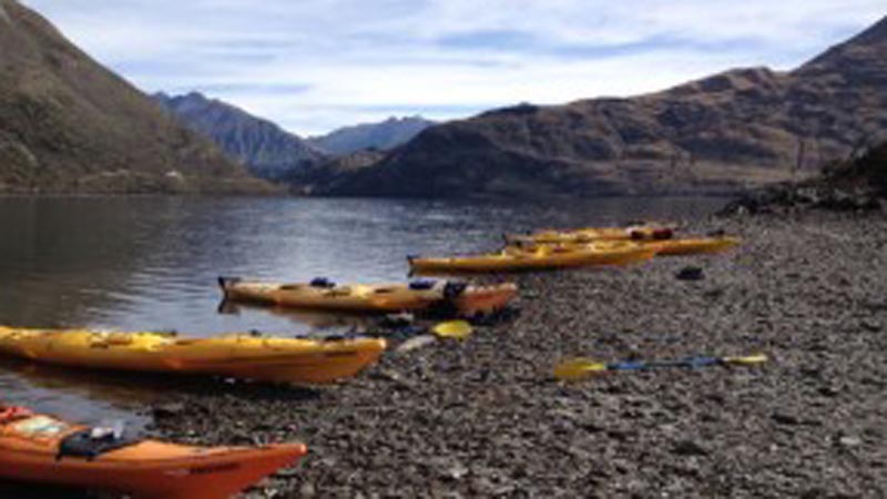 Rent a double kayak for two people and discover the picturesque beauty of Lake Wanaka, all yours for one hour! 