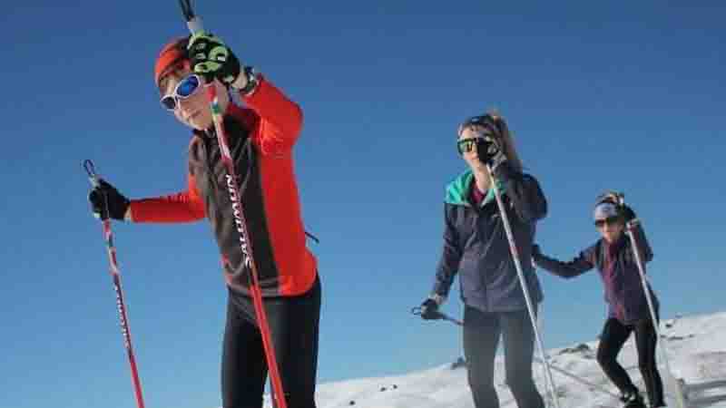 A great way for everyone to spend a day on the snow! The Full Day Snow Farm Experience has everything you need for an epic day on the slopes!