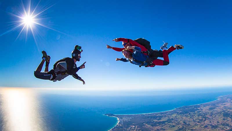 Skydive up to 15,000ft at Byron Bay - Brisbane pick up and a fantastic day trip to Byron Bay!