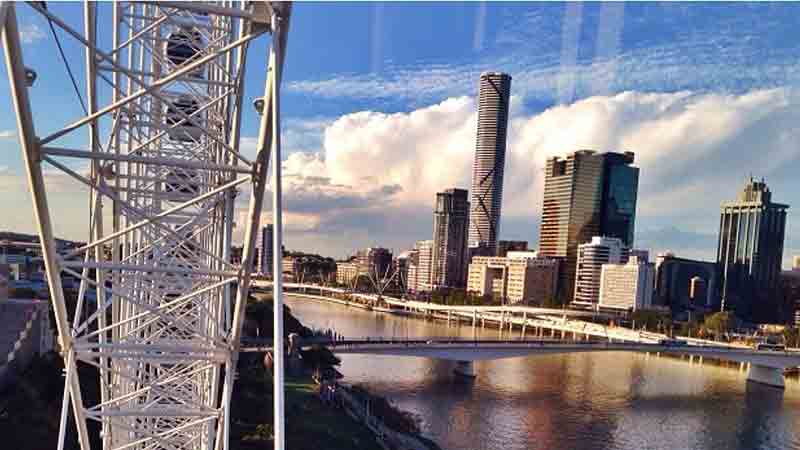 Come along for the view! Take a look over the Brisbane CBD and river aboard The Wheel Of Brisbane. This is a must do attraction in Brisbane 