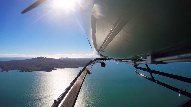 Take to the skies and experience an exhilarating flight over the City of Sails! Enjoy a bird’s eye view of New Zealand’s largest city and admire its spectacular city sights.