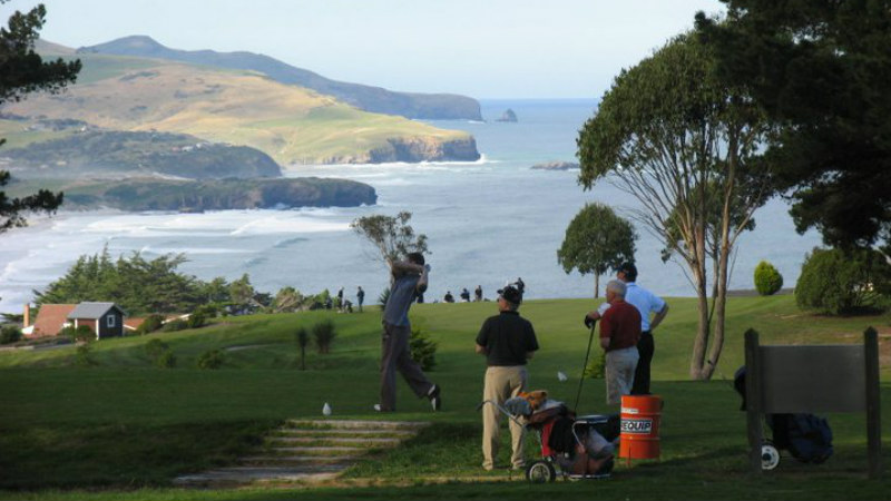 Breathe in the stunning Otago coast with your 18 holes!