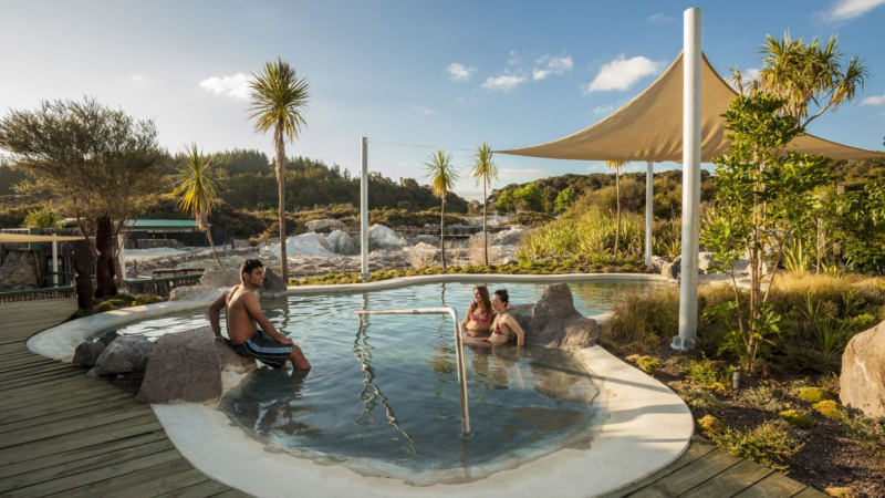 Enjoy a relaxing and therapeutic Mud Bath and Sulphur Spa at New Zealand’s only geothermal mud spa!
