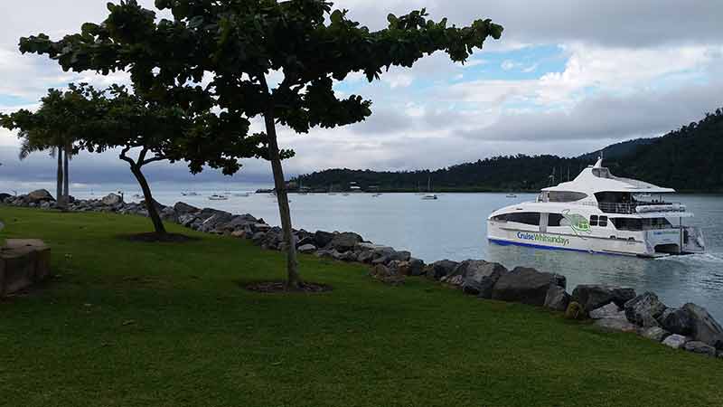 Come aboard the Hop On Hop Off ferry and explore Hamilton Island and Daydream Island for a day trip with Cruise Whitsundays