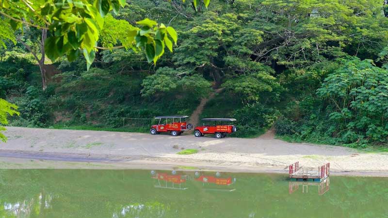 Escape the crowds, go off the beaten track and delve deep into Fiji’s interior on an exciting tour that will take you to the islands largest cave system.