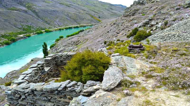 A journey on a Clutha River Heritage Cruise bring's Central Otago's Golden history to life,
connecting people to the more isolated reaches of the mighty Clutha River, where some of New Zealand's best preserved gold mining remains dating back to the 1860's are situated.