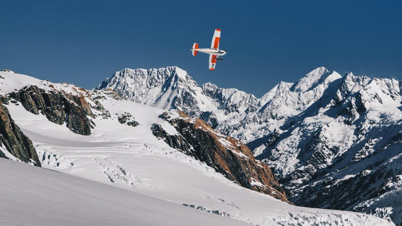 This unique flight option offers you the opportunity to fly in both the Ski Plane and Helicopter on the same day. Fly through the remarkable Tasman Valley and land on the snow-covered peaks with this scenic flight. An unforgettable experience! 