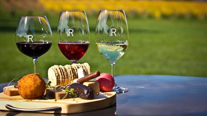 Join us on our wine and food tour of the Yarra Valley ex Melbourne - where wine is only half of the story of this gourmet paradise!