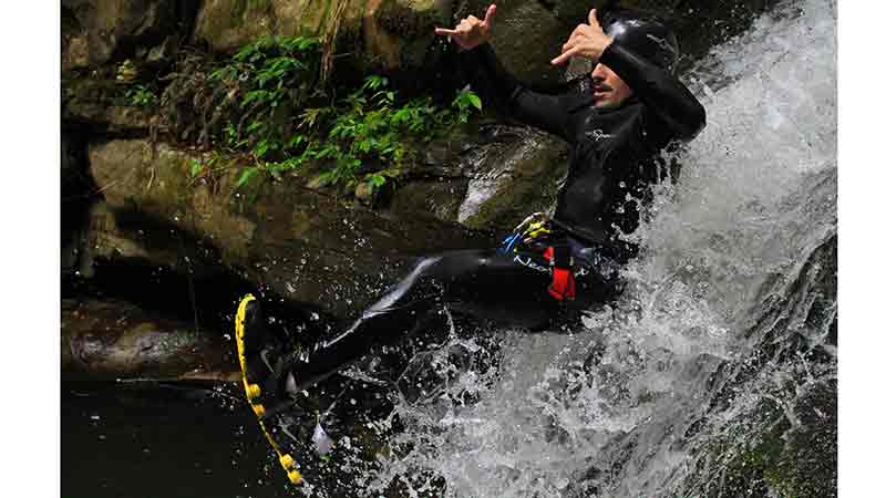 Join Eagle Rock Adventures for a full day canyoning adventure just out of Sydney