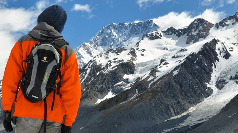 Discover the dramatic and unforgettable views of New Zealand’s longest glacier with Mt Cook Heli Hike! 