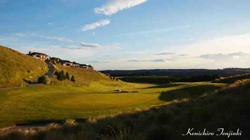 Terrace Downs was voted the top golf resort in New Zealand in the 2010 World Travel Awards.  One hour's stunning drive west of Christchurch. Golf in Canterbury's majestic alpine foothills. Par 72 course.