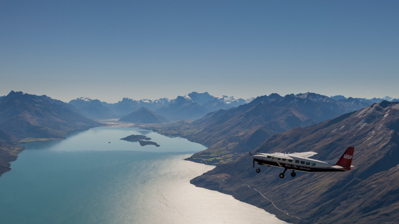 Discover the breath-taking beauty of the Milford sound from astounding heights!