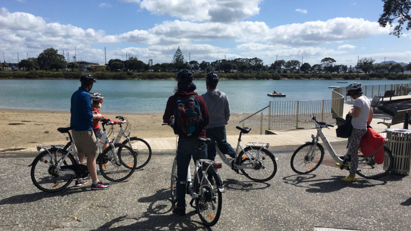 Cruise along the streets and harbour side of Auckland city on electric assisted bikes - allowing your to shift gear into complete cruise mode as you soak up the beautiful sights of New Zealand’s largest and most bustling city.