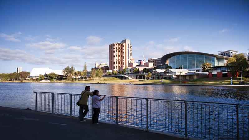The Ultimate Adelaide tour takes you beyond the city’s CBD to experience the city and delightful Adelaide Hills. 