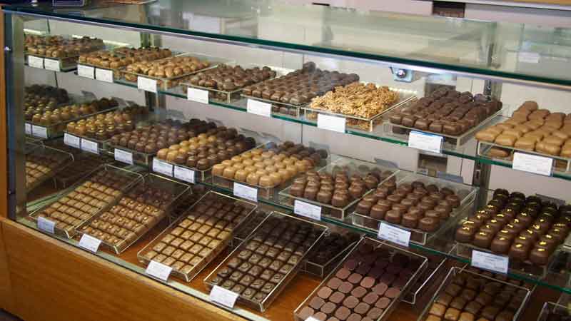 The Ultimate Adelaide tour takes you beyond the city’s CBD to experience the city and delightful Adelaide Hills. 