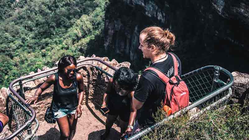 Avoid the tourist traps and feel like a local as our experience team of local Aussie’s introduce you to the Blue Mountain’s best spots, including hikes, waterfalls and wild kangaroos! 