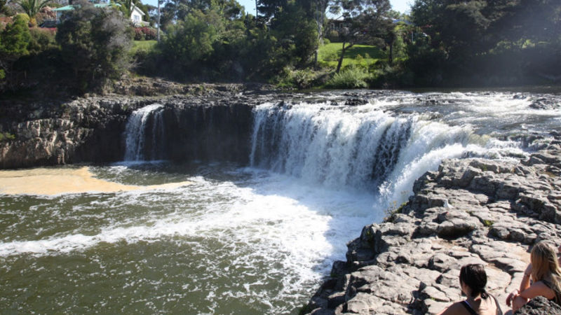 Discover the spectacular sights and attractions of Paihia on your own self-guided bike adventure!