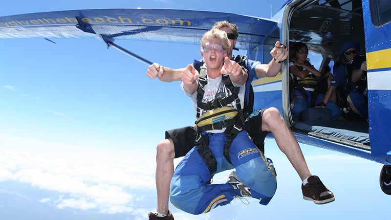 Skydive directly over St Kilda beach and enjoy stunning coastal views as well as Melbourne’s CBD. Melbourne’s only beach and city skydive!