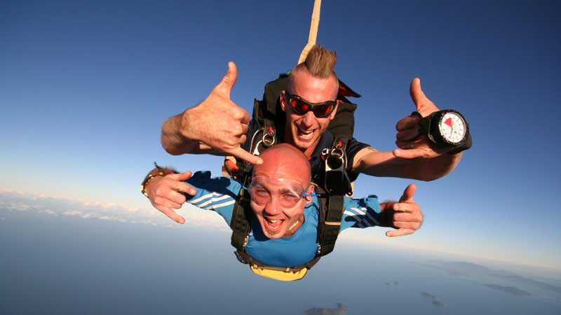 Free fall for up to 60 seconds over the breathtaking Sunshine Coast! Skydive with Skydive Noosa for a thrilling tandem skydive experience and land on the beach!