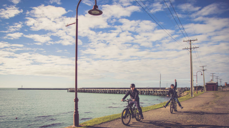 Make the most of your time in Oamaru and explore the fascinating history and sites of the Waitaki district by electric -bike!