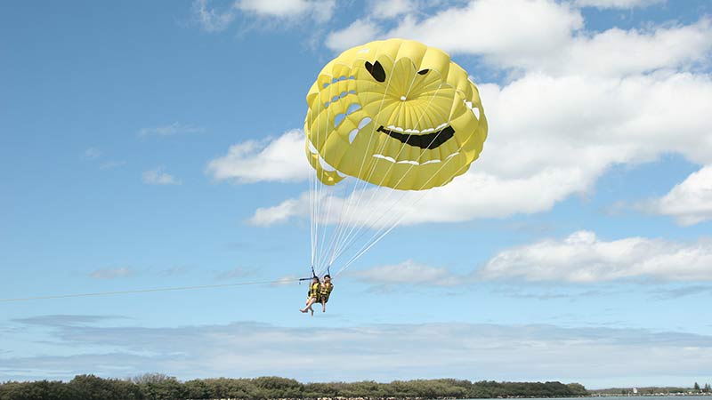 Parasail high up to 220 feet high over the Gold Coast Broadwater! Take in 360 degree views of the Gold Coast, from North Stradbroke Island to Coolangatta