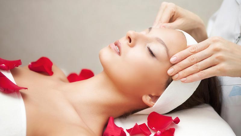 Come along to Clinque Di Beauty for a 90 minutes relaxing massage and Facial in Melbourne