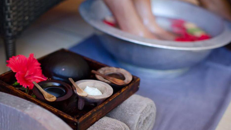 Relax and unwind with that special someone in a blissful 75 minute couples package at Essence of Fiji Rejuvenation Centre.