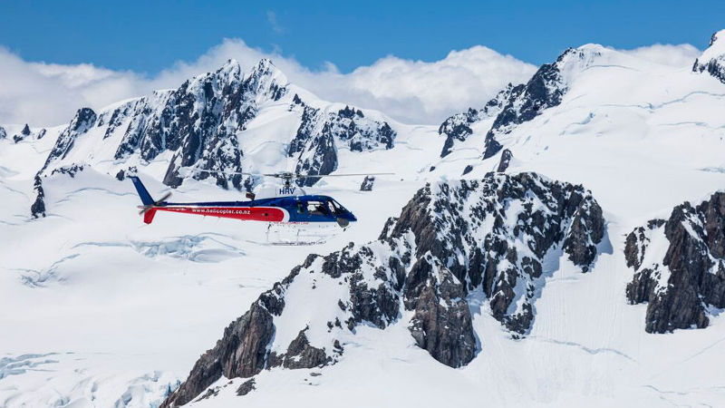 Take a scenic helicopter tour of the world renowned Franz Joseph & Fox Glaciers!
