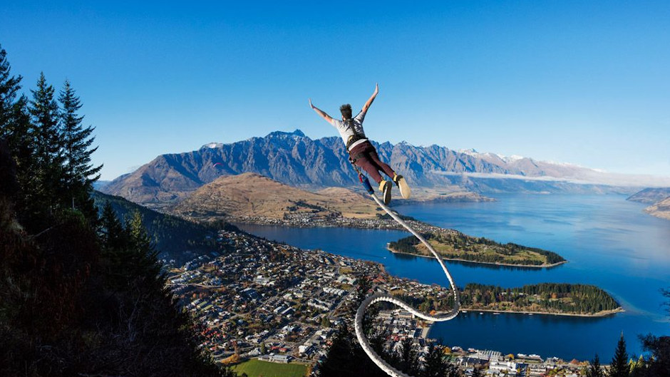 Combine the Ledge Bungy and Swing for two epic thrills with awesome views of Queenstown as your backdrop! 