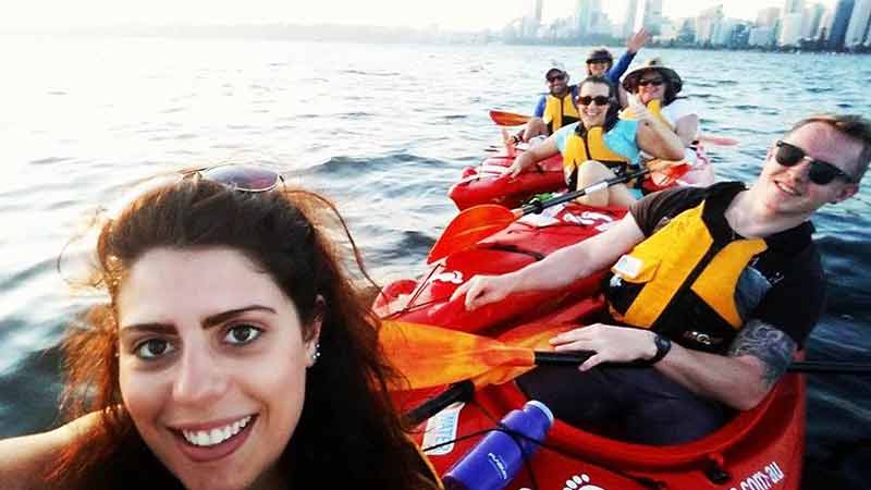 Discover the vibrant city of Perth from a totally new perspective with a fully guided sunset kayaking tour!