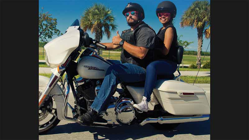 Hit the road and experience Cairns in style and grunt with our 1 hour Harley Davidson Cairns City Tour.