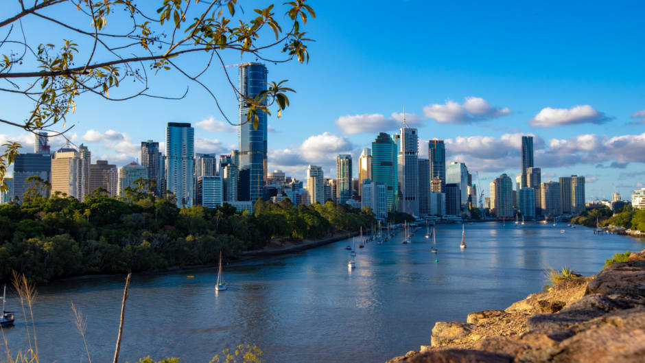 Love exploring but hate getting lost?  
Then take the stress out of your sightseeing and search Brisbane like a local with our City Sights and Southbank full day tour departing from and returning to the Gold Coast.