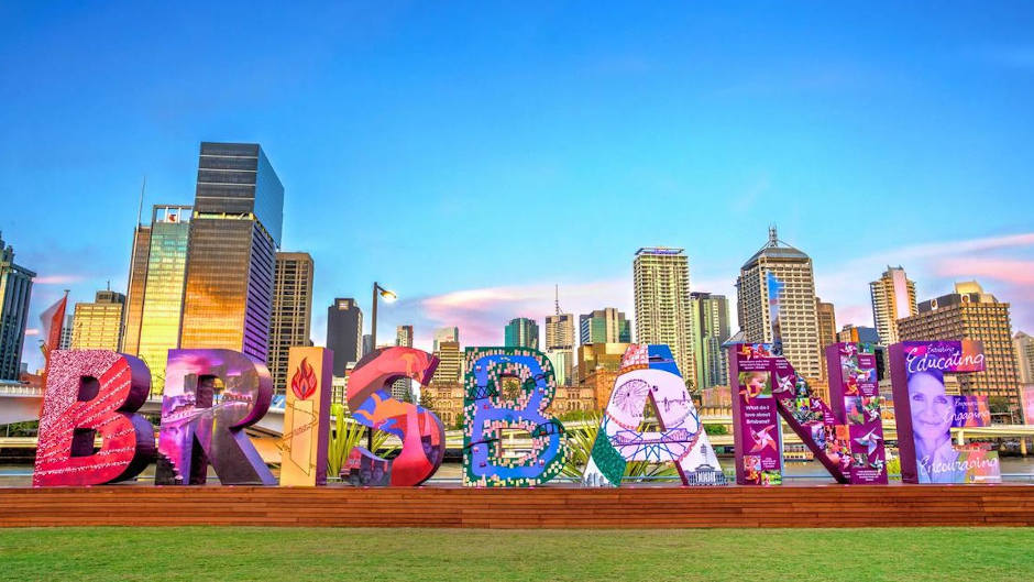 Love exploring but hate getting lost?  
Then take the stress out of your sightseeing and search Brisbane like a local with our City Sights and Southbank full day tour departing from and returning to the Gold Coast.
